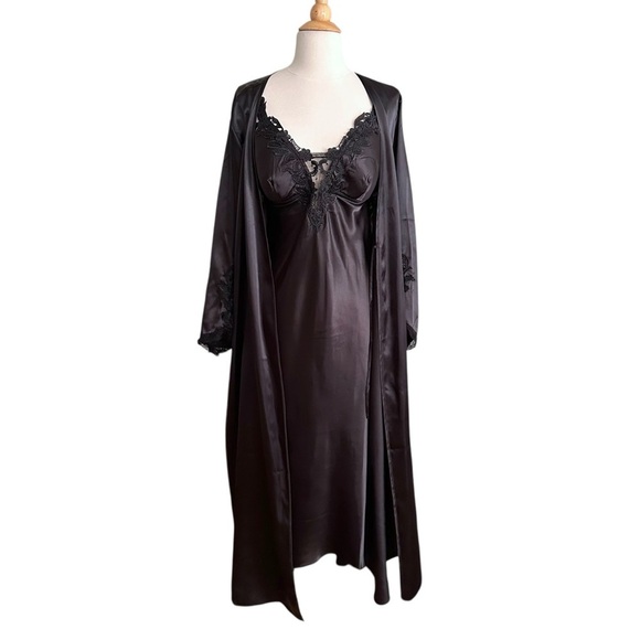 Flora by FLORA NIKROOZ Black Satin Stella Chemise Gown and Robe Set Negligee XL - Picture 16 of 16